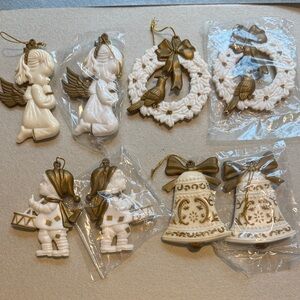 Vintage Elegant Holiday Ornament Set - Cream and Gold plastic set of 8